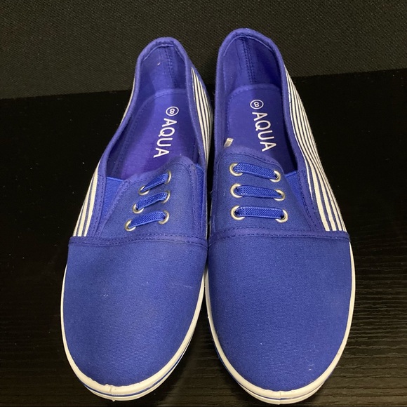 Excellent condition Royal Blue Aqua brand size 7.5 sneaker shoes - Picture 1 of 3